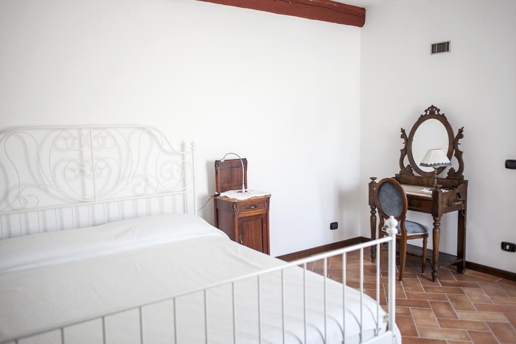 Renaissance Boutique House Villa Рончилионе Екстериор снимка